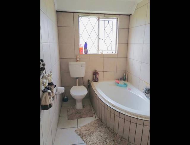 3 BEDROOM HOUSE FOR SALE IN CRYSTAL PARK